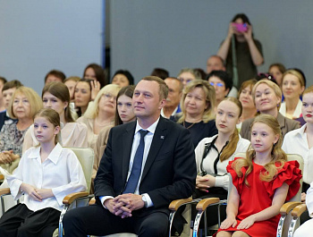 Одаренным детям Саратовской области вручили именные Губернаторские стипендии