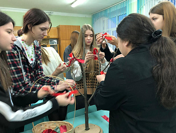 80 - летию Победы в Великой Отечественной войне - посвящается… 27 января 2025 года исполняется 80 лет с того момента, как советские солдаты освободили заключённых концлагеря Освенцим