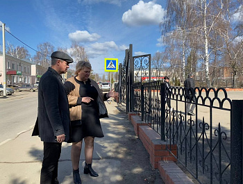 Глава района Н. В. Трошина посмотрела, в каком состоянии находятся объекты на центральной площади