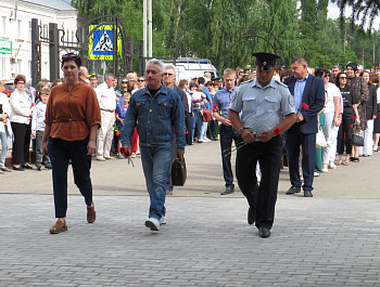 Сотрудники полиции совместно с общественником  приняли участие во Всероссийской акции «Никто не забыт, ничто не забыто» в День памяти и скорби