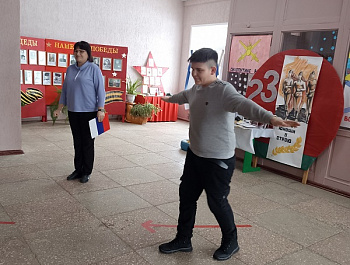 «Самый эрудированный защитник»                                                              Выставка -  викторина