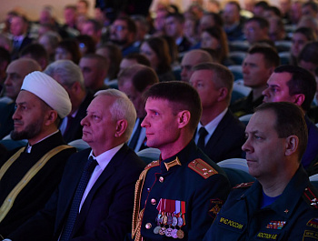 В Правительстве Саратовской области прошло торжественное мероприятие, приуроченное к предстоящему Дню народного единства