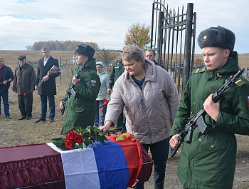 В Липовке простились с участником специальной военной операции Анатолием Анатольевичем Коломасовым