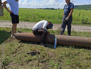Под контролем главы администрации Шняевского муниципального образования Юрия Юртаева началась отсыпка дороги, ведущей на местное кладбище