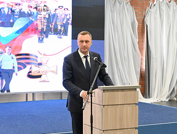 Роман Бусаргин наградил заслуженных ветеранов области    