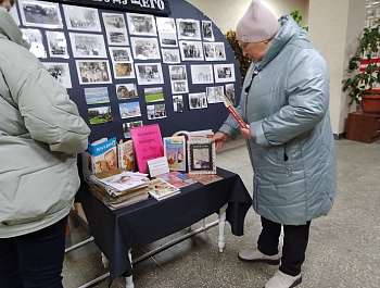 «МАМЕ –  на заметку»                                                                                                               Выставка-подарок