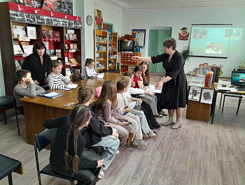 «Книги – наши друзья»                                                                                                   Игра - путешествие
