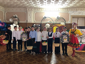 культорганизатор РДК Карина Березина провела познавательно-игровую программу «Народные забавы»