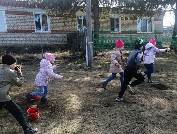 Весенняя карусель