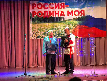 Поет село родное