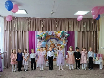 Дошколята прощаются с детским садом