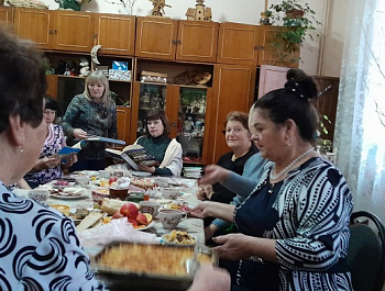«Ради прекрасных дам»                                                                        Конкурсно-игровая программа