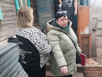 Врип главы администрации Старожуковского муниципального образования Светлана Осипова провела обход населения в селе Вязовка