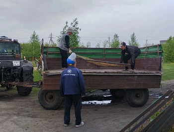 Глава администрации Свободинского МО Сергей Панкратов организовал демонтаж старого забора в детском саду р. п. Свободный 