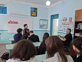 «Над Донбассом огненные ливни»                                                             Громкое  чтение и обсуждение