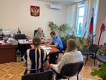 Сегодня глава района Н. В. Трошина по поручению губернатора Саратовской области Р. В. Бусаргина вновь провела традиционный прием участников специальной военной операции и членов их семей.