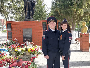 В преддверии Дня семьи, любви и верности Базарно-Карабулакские полицейские рассказали свою историю создания семьи