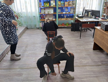 «Если хочешь быть здоров»                                                                                        Библиотечно- атлетический помост