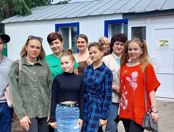 С большой радостью творческие коллективы РДК посещают Базарно-Карабулакский дом-интернат