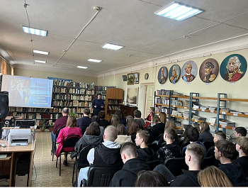 «Водопад ночных мыслей»                                                                                    Презентация дебютного сборника стихов Артема Неврюева