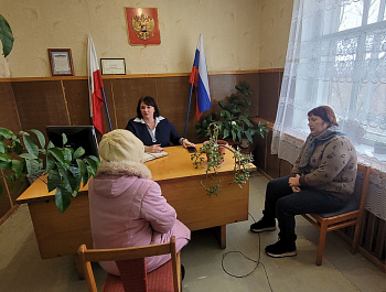 Первый заместитель главы администрации района Ю.В. Евдокимова провела личный приём граждан в с. Березовка