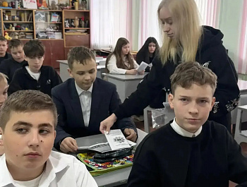 Культорганизатор РДК Карина Березина провела акцию, "МЫ ПРОТИВ ТЕРРОРА!"