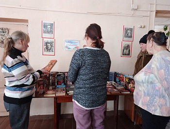 «Внимание! Эти книги скоро поступят в наш фонд»                                                          Выставка – анонс