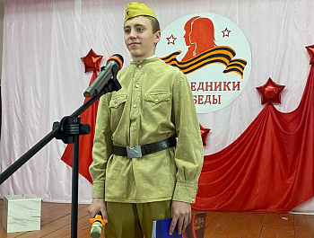 Первый замглавы администрации района Ю.В. Евдокимова вместе с коллегами оценила выступления школьников в рамках смотра «Наследники Победы»