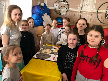 Чебурашка в кругу друзей