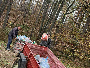 Провели уборку  на территории живописного родника "Серебряный"