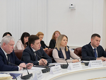 Губернатор Роман Бусаргин провел постоянно действующее совещание с участием зампредов и министров Правительства области, а также глав районов