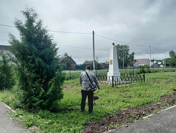По поручению главы администрации Алексеевского муниципального образования Андрея Демагина непрерывно ведутся работы по обкосу общественных территорий