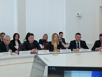 Губернатор Роман Бусаргин провел постоянно действующее совещание с участием зампредов и министров Правительства области, а также глав районов