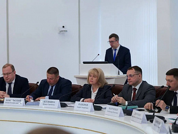 Губернатор Роман Бусаргин провел постоянно действующее совещание с участием зампредов и министров Правительства области, а также глав районов