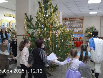 В преддверии Нового года в  Ивановском СДК прошёл театрализованный новогодний утренник «Веселый праздник- Новый Год! И все, все все!»