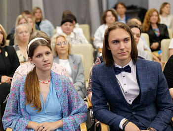Одаренным детям Саратовской области вручили именные Губернаторские стипендии