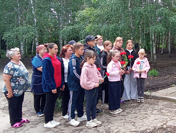 В преддверии Дня памяти и скорби 20 июня в с.Первая Ханеневка прошёл митинг "Помним.Чтим"