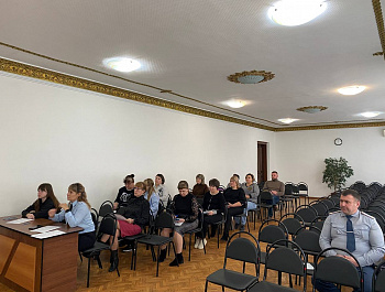 В администрации района прошло заседание комиссии по делам несовершеннолетних и защите их прав Базарно-Карабулакского муниципального района