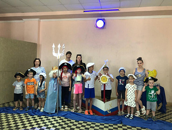 Морское путешествие на "импровизированном кораблике"