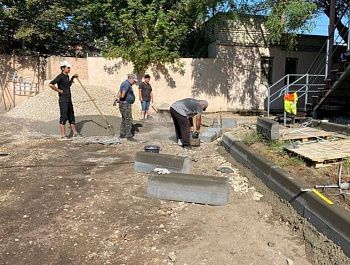 В Саратовской области по новой региональной программе начался ремонт дворовых территорий больниц и поликлиник