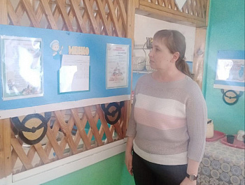Сегодня начальник управления образования администрации  района Е.Н. Симонова посетила школу и детский сад села Максимовка