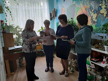 «С периодикой не скучно, мы с ней в жизни неразлучны»