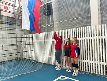 Сегодня в Базарном Карабулаке проходят Областные соревнования ГАУ СО «ФСЦ «Урожай» по волейболу среди девушек 2010-2011 г.р., посвященные Дню народного единства
