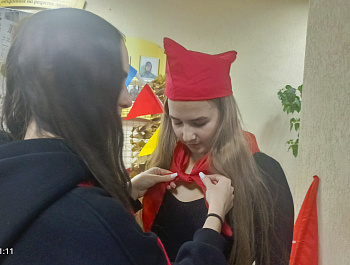 На базе Дома культуры села Ивановка 25 октября прошла познавательно - игровая программа «Взвейтесь кострами