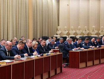 В ходе заседания Правительства губернатор Роман Бусаргин поднял тему подготовки к весенним полевым работам