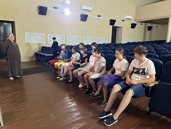 Увлекательная экскурсия «Волшебный мир театра» для детей ГБУ СО «Базарно-Карабулакский специальный реабилитационный дом-интернат для детей»