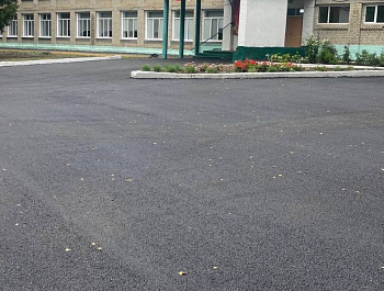 В Базарно-Карабулакском районе полностью завершена реализация депутатского проекта, инициированного председателем Государственной Думы РФ Вячеславом Володиным, «Ремонт дворов школ и детских садов»