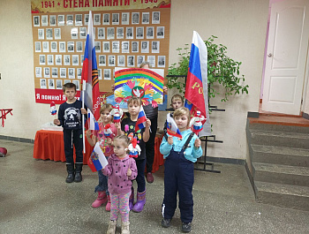 В Ивановском  СДК  29 ноября прошёл замечательный мастер-класс по созданию традиционных русских кукол-закруток "Россияночка" приуроченный к акции  ко Дню народного единства