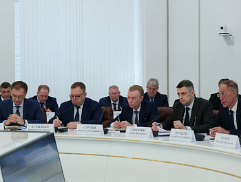 Губернатор Роман Бусаргин провел постоянно действующее совещание с участием зампредов и министров Правительства области, а также глав районов