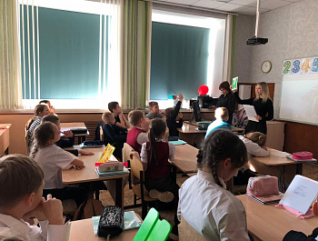 Rульторганизатор РДК Карина Березина провела познавательное мероприятие с обучающимися СОШ №1